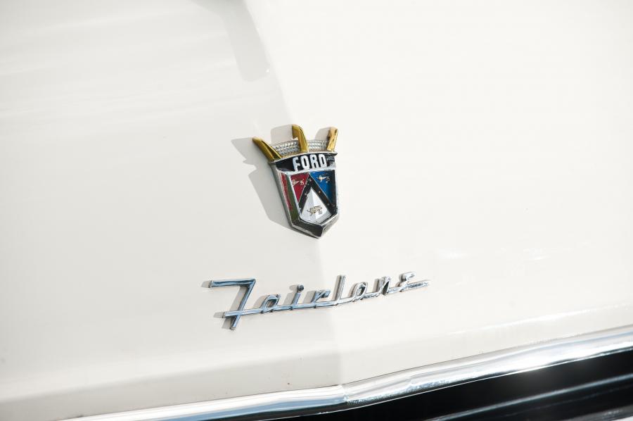  Ford Fairlane Crown Victoria Skyliner 1955 года  (фото 29 из 36)